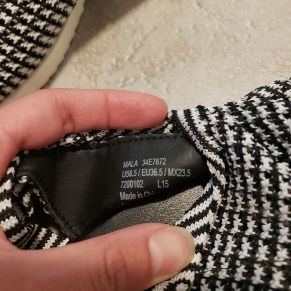 Calvin Klein Mala Sandals - Picture 4 of 7